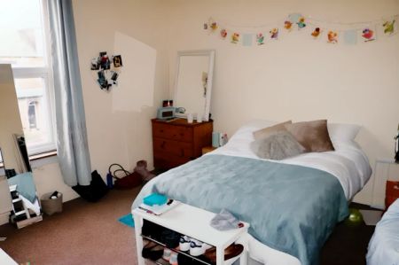5 Bed 1 Bath - Photo 3