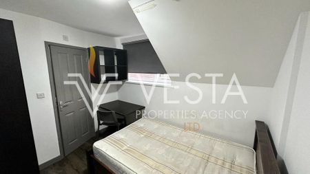 1 bedroom in a house share to rent - Photo 4