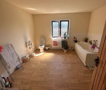 Room in a Shared House, Stanley Cottages, BS7 - Photo 4