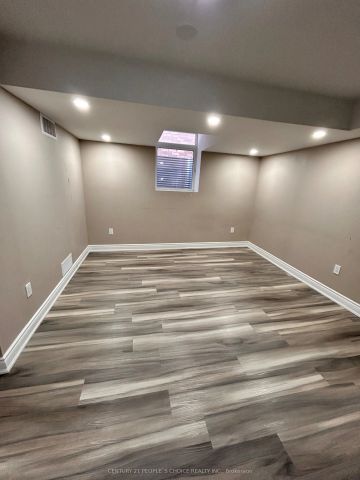 11 Elverton Crescent #Bsmt - Photo 2