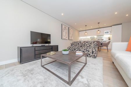 Three Bedroom Two Bathroom Portered Apartment Merchant Square W2 - Photo 4