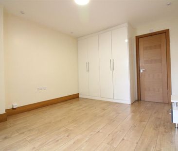Marlborough Road, Uxbridge - Photo 1