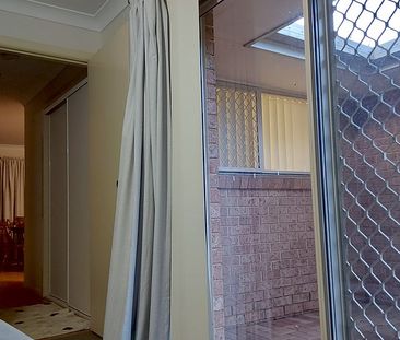 3-bedroom shared house, Invercauld Road - Photo 3