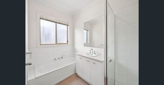 Expansive Living In Prime Location - Photo 1