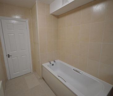 2 bedroom ground floor flat to rent - Photo 3
