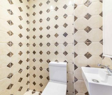 4 bedroom detached house to rent - Photo 3