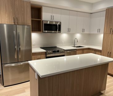 For Lease - 333 Sunseeker Avenue Unit# 155, Innisfil, Ontario - Photo 3