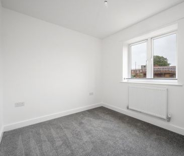 3 bedroom semi-detached house to rent - Photo 2