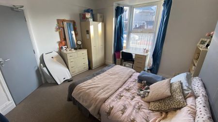 4 bedroom house share to rent - Photo 5