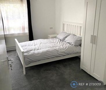 1 bedroom in a flat share to rent - Photo 5