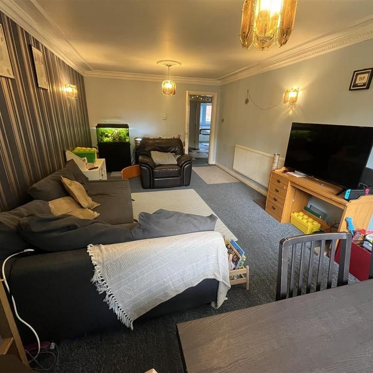 2 bedroom house to rent - Photo 1