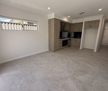 Stylish Coastal Unit - 8A Lighthouse Grove, Madora Bay - Photo 4