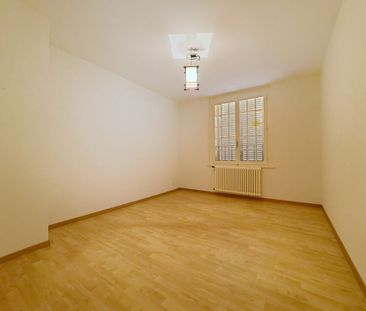 Joli appartement en duplex de 2,5 pièces, partiellement rénové - Photo 3