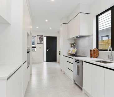 Near New Spacious Two-Bedroom Unit at 36 Whitley Crescent, Otara - Photo 2