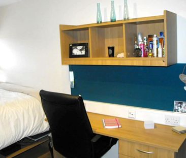 4 bedroom flat to rent - Photo 3