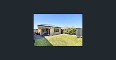 Light and Airy! - Photo 3