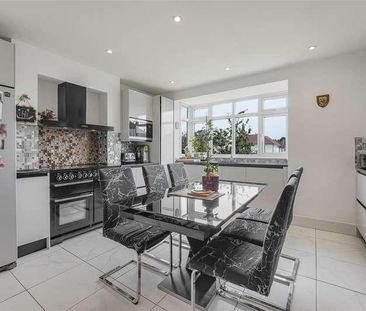 Camberley Avenue, West Wimbledon, SW20 - Photo 1