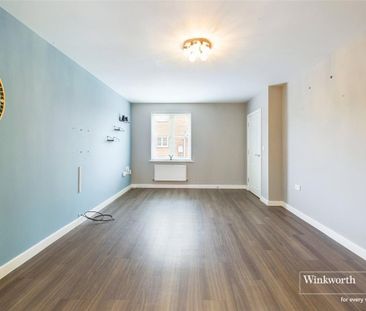 3 bedroom semi-detached house to rent - Photo 2