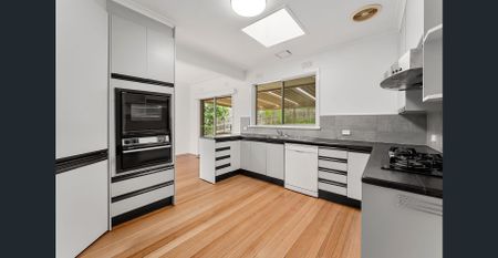 Immaculate Family Living in Prime Glen Waverley Location within GWSC Zone - Photo 4