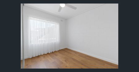 Gorgeous Goodwood - Photo 2