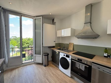 Location Appartement 4 pièces 89m² - Photo 4