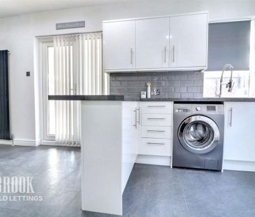 3 bedroom semi-detached house to rent - Photo 5