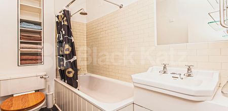 Stunning two bed set within a period house in zone 1 location - Photo 3