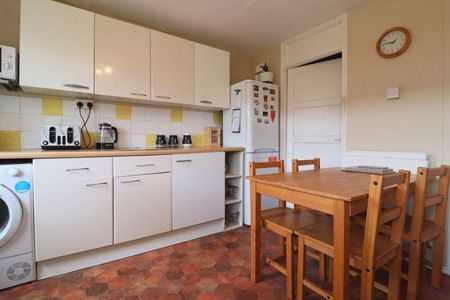 3 bedroom terraced house to rent - Photo 3