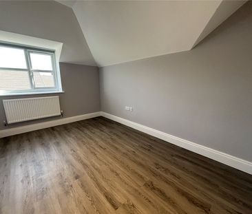 Crescent Drive, Aldershot, Hampshire, GU12 - Photo 6