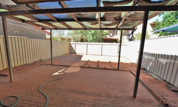 TERRIFIC TOWNHOUSE - 4x1 Renovated + Low Maintenance Yard - Photo 1
