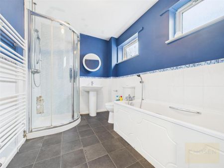 2 bedroom end of terrace house to rent - Photo 4