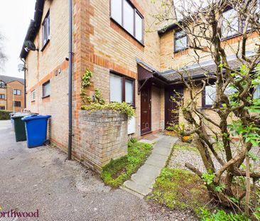 4 bedroom terraced house to rent - Photo 2