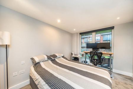 2 bedroom flat to rent - Photo 2