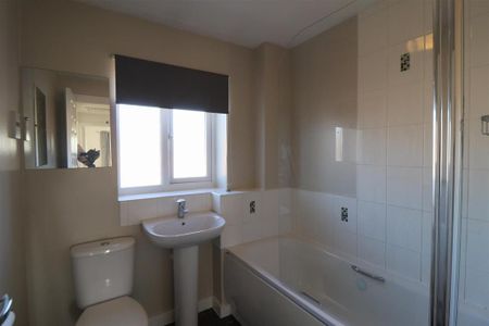 3 bedroom semi-detached house to rent - Photo 3