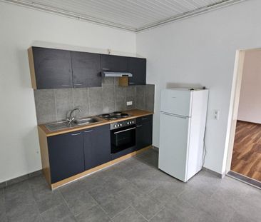 Frisch saniert 1-Zimmerwohnung mit Küche - Photo 1