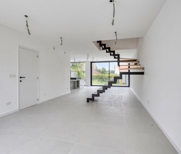 Villa te huur in Rhode-Saint-Genèse - Photo 1