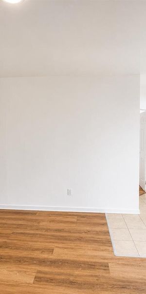 Immeuble - 478-488 Rue Principale Nord Grand 4 ½ Rénové à Louer – Richmond - Photo 1
