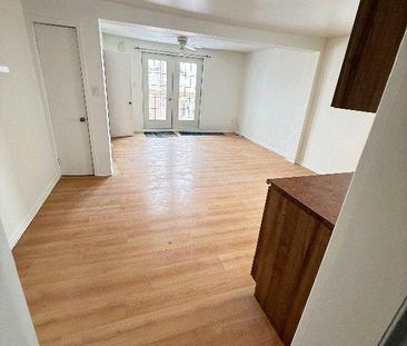 Beau 4 1/2 rénové, disponible dès maintenant - Photo 4