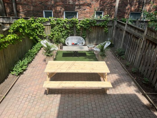 For Lease - 8 St Annes Road Unit# Main, Toronto, Ontario - Photo 1