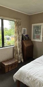 3 Bedrooms in Hamilton East - Photo 3