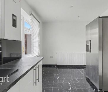 3 bedroom terraced house to rent - Photo 3