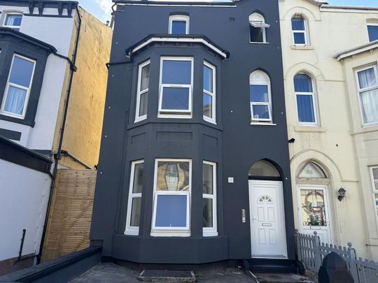 1 bedroom flat to rent - Photo 1