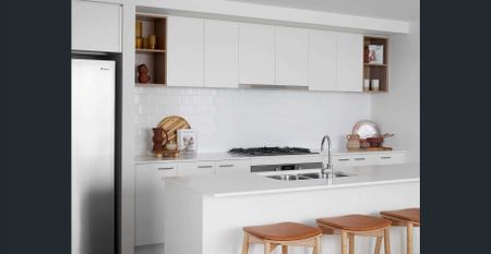 Outstanding 4 Bedroom House in Tarneit!! - Photo 2