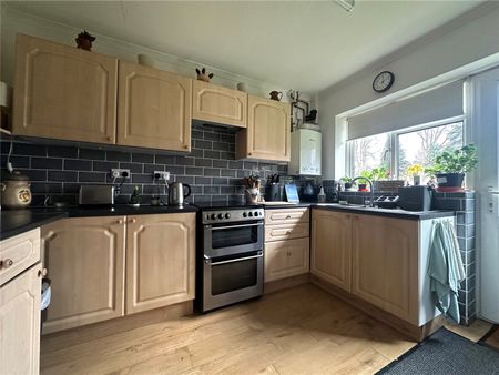 2 bedroom bungalow to rent - Photo 3