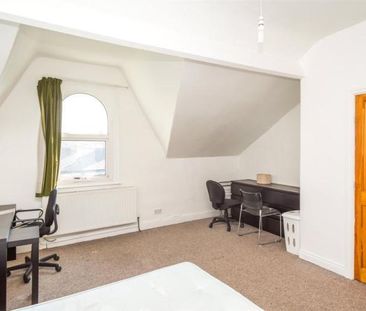 3 bedroom flat share to rent - Photo 2