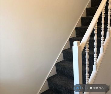 3 bedroom semi-detached house to rent - Photo 4