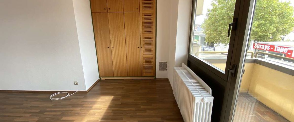 KL -Nähe PRE-Park, Appartement mit Pantryküche, Balkon, Stellplatz, Tageslichtbad "Aufzug" - Foto 1