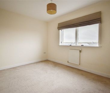 A superbly presented 4 bedroom terraced home set over three floors ... - Photo 6