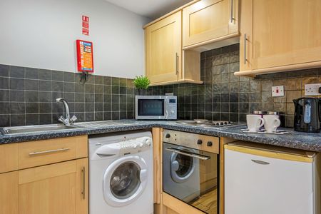 Flat 4, 40 HYDE TERRACE Leeds - LS2 9LN - Photo 5