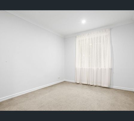5 Kirwan Way, Winthrop, WA 6150 - Photo 1